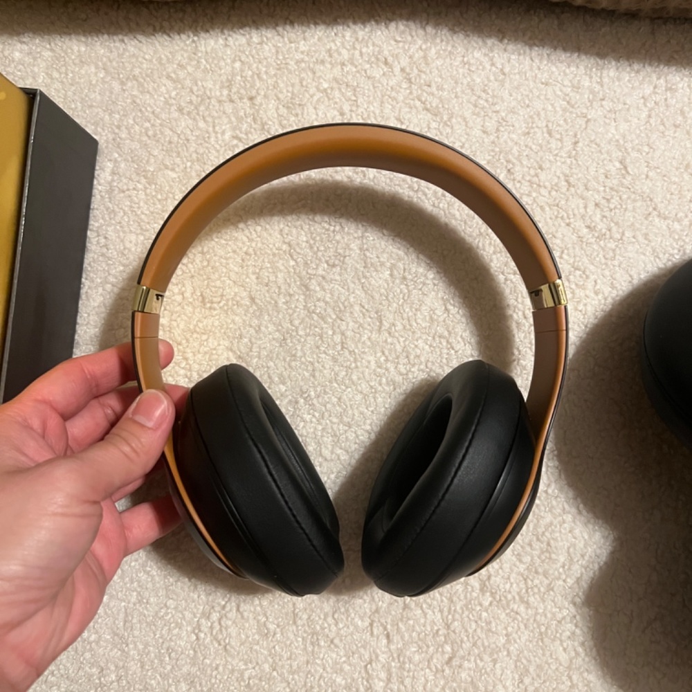 Beats headphones - Picture 8 of 10